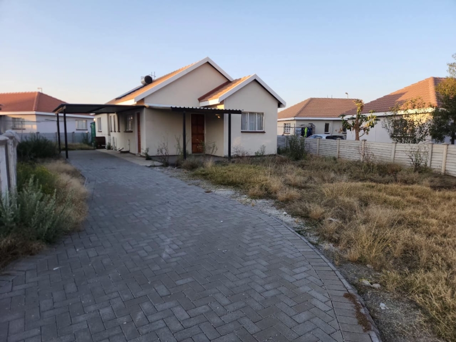 4 Bedroom Property for Sale in Freedom Park North West